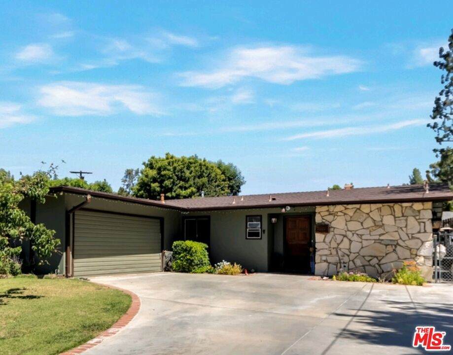 7007 Helmsdale Road - Photo 1