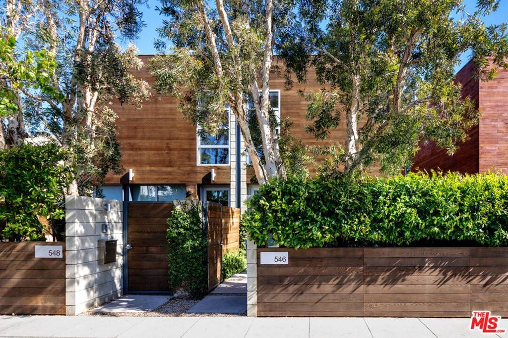 546 Broadway Street - Photo 1