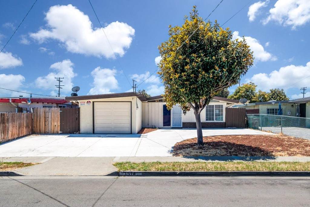 1514 Sumatra Street - Photo 1