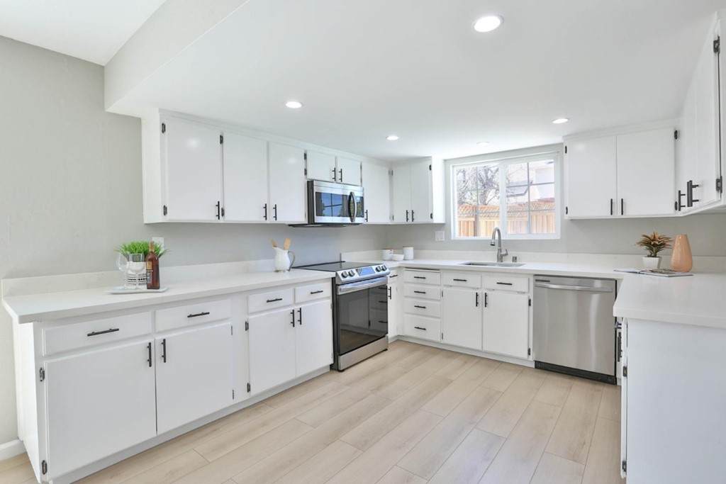 7860 Hazelnut Drive - Photo 1