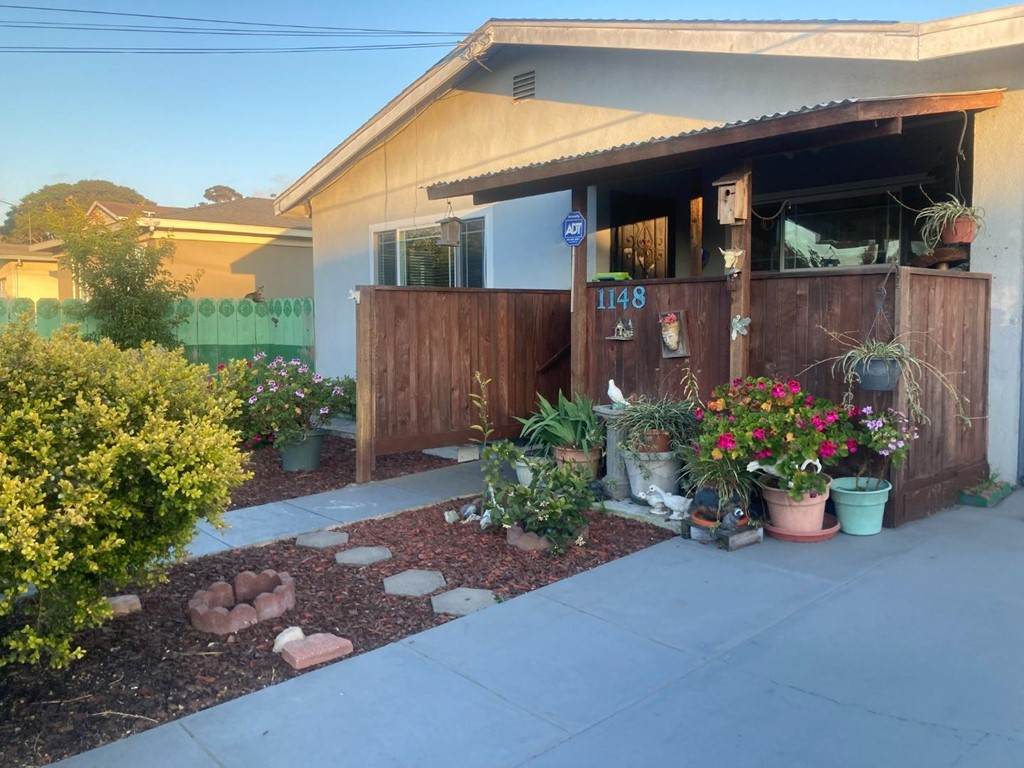 1148 Amador Avenue - Photo 1