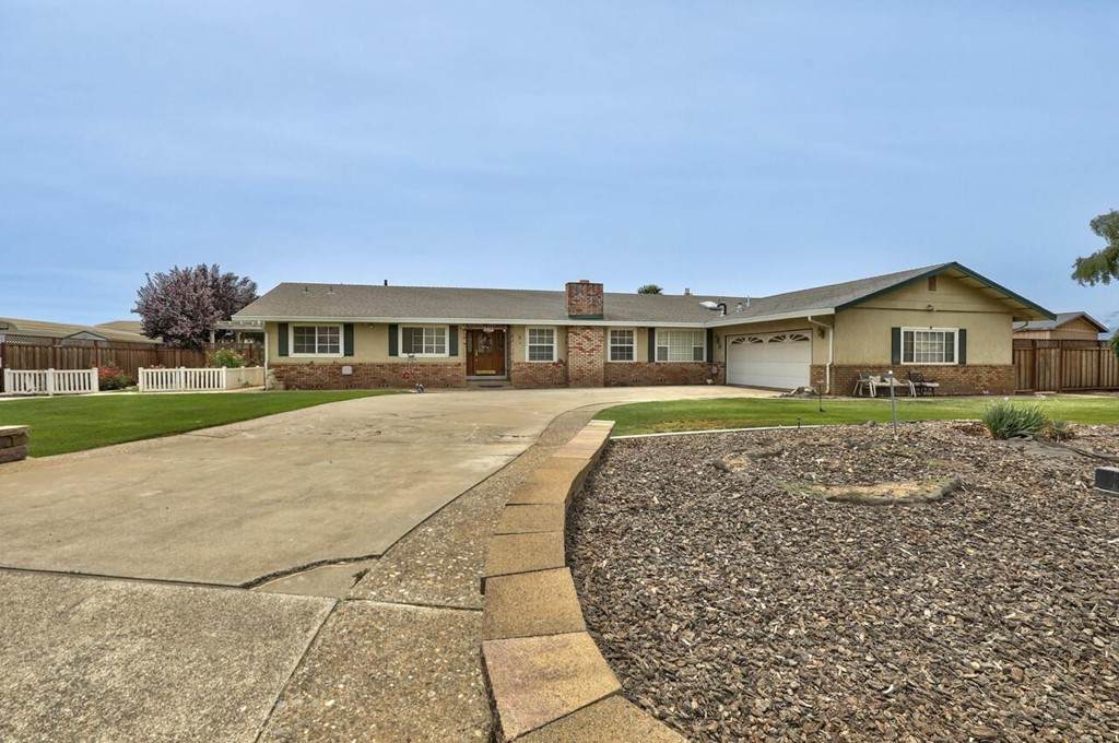 3455 Susie Lane - Photo 1