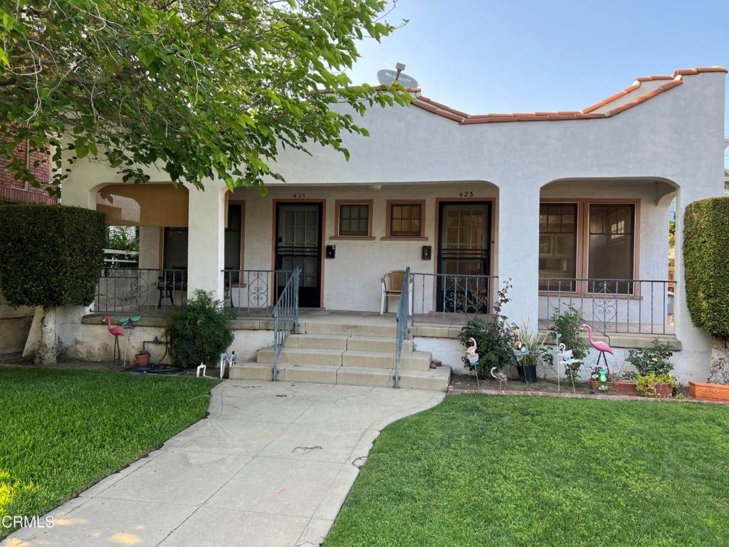 423 Lexington Drive - Photo 1