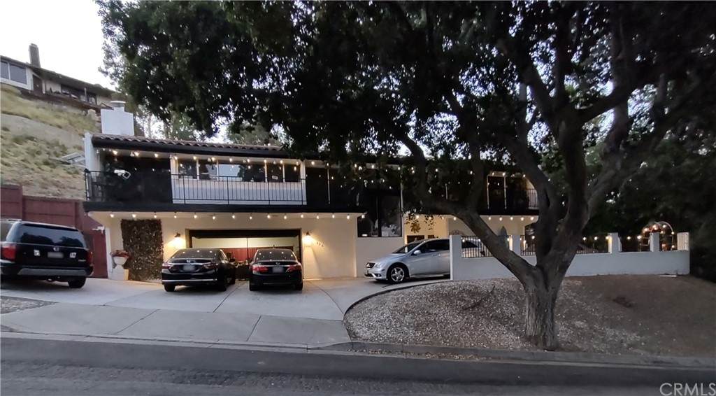 820 Vista Drive - Photo 1