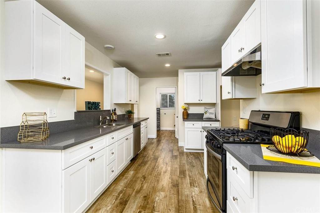 29581 Thornhill Drive - Photo 1