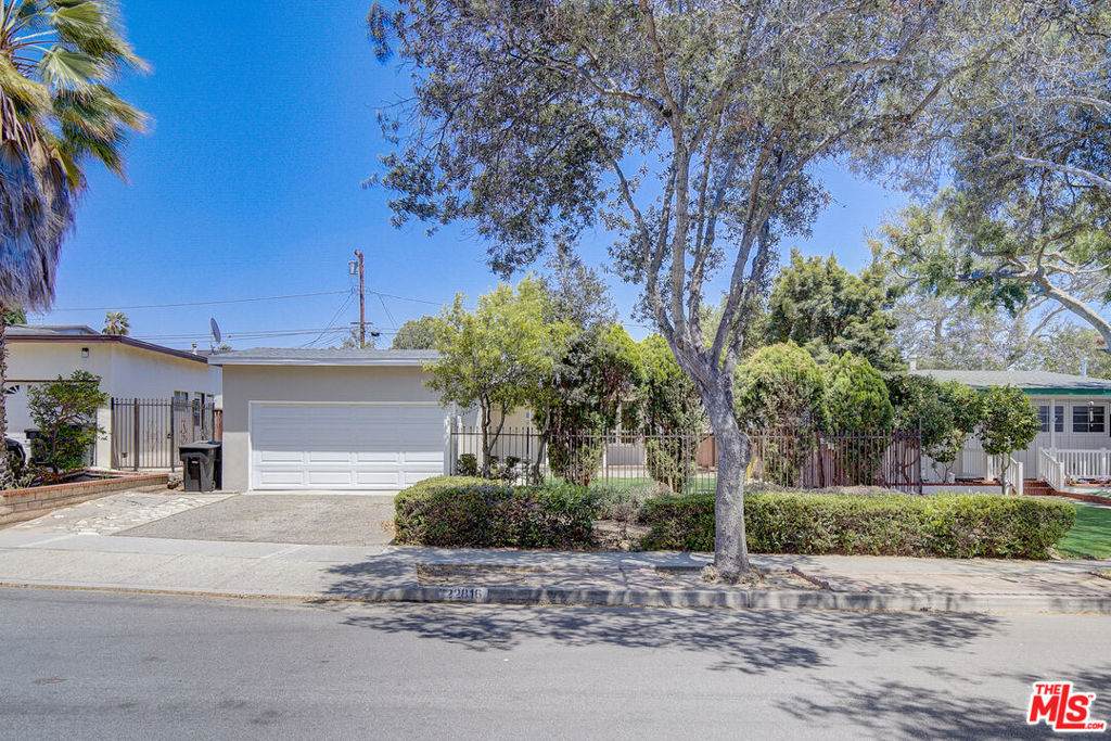 22816 Avis Street - Photo 1