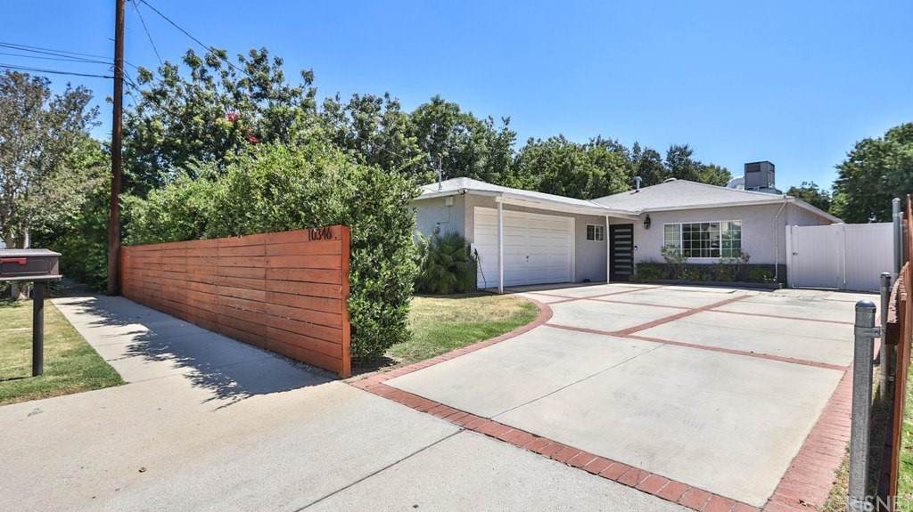 10346 Vassar Avenue - Photo 1