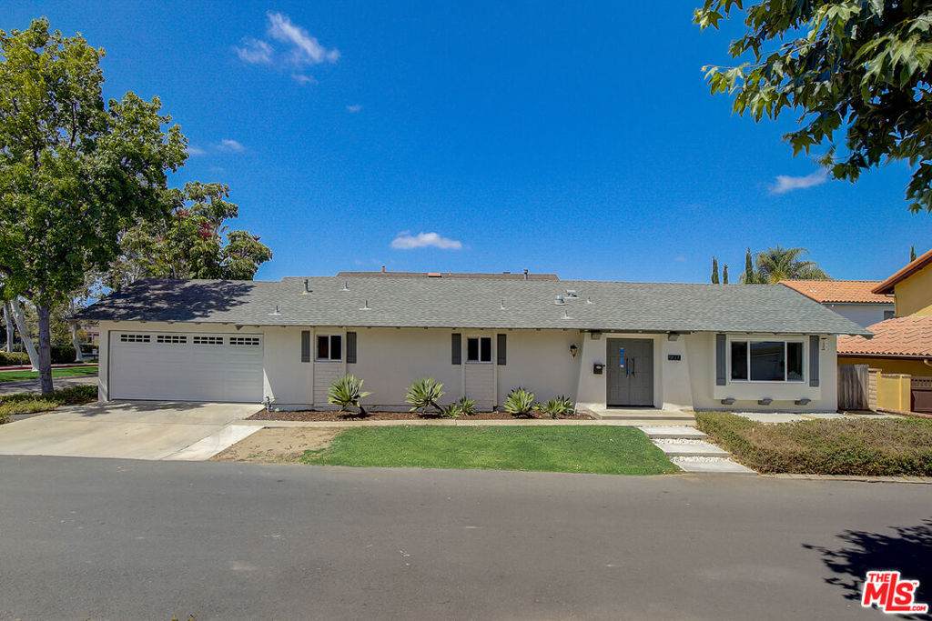 22801 Islamare Lane - Photo 1