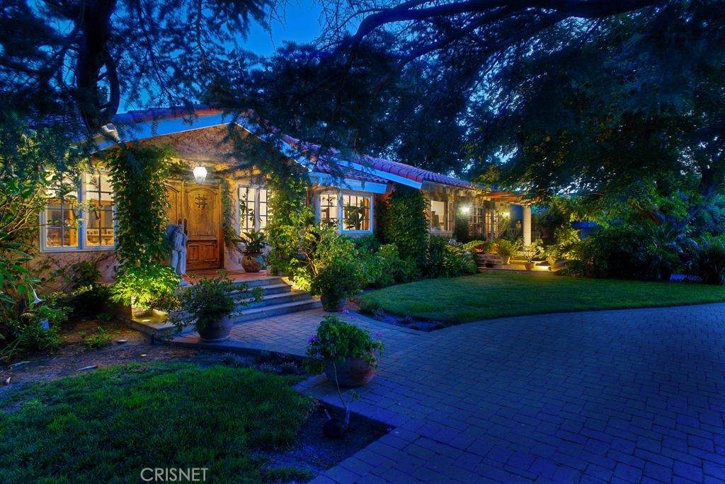 23356 Collins Street - Photo 1