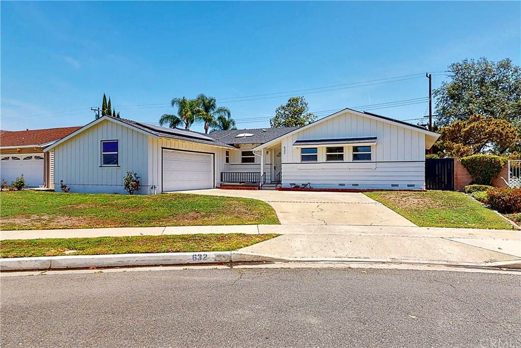 632 Clara Street - Photo 1