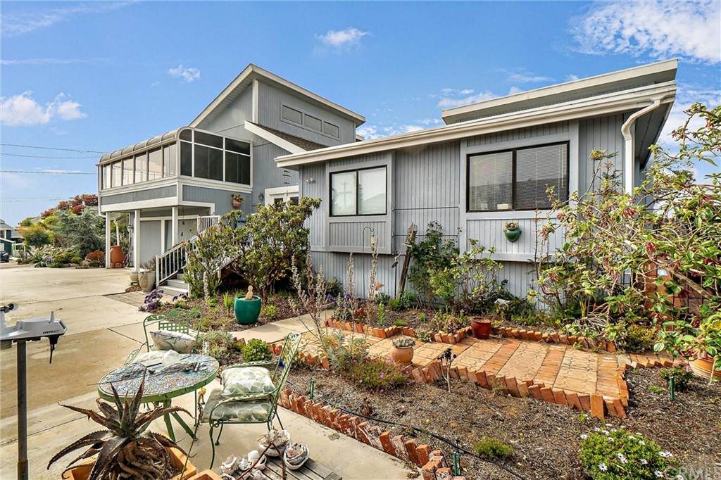 1220 7th Street - Photo 1