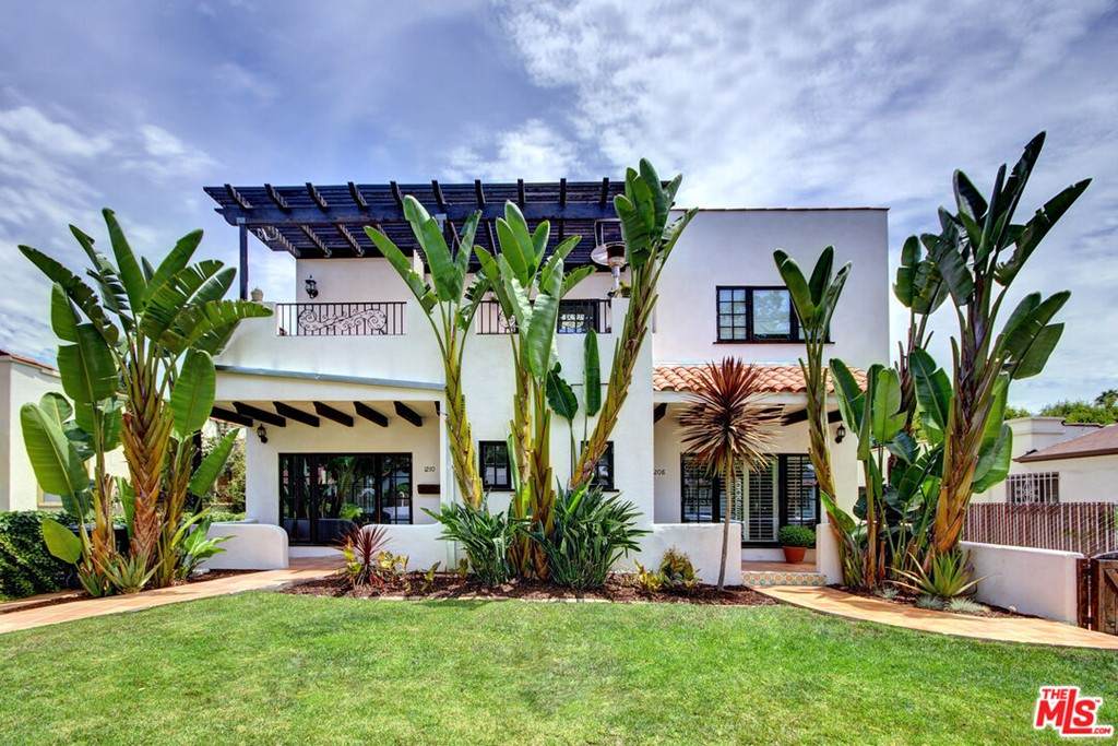 1208 Poinsettia Drive - Photo 1