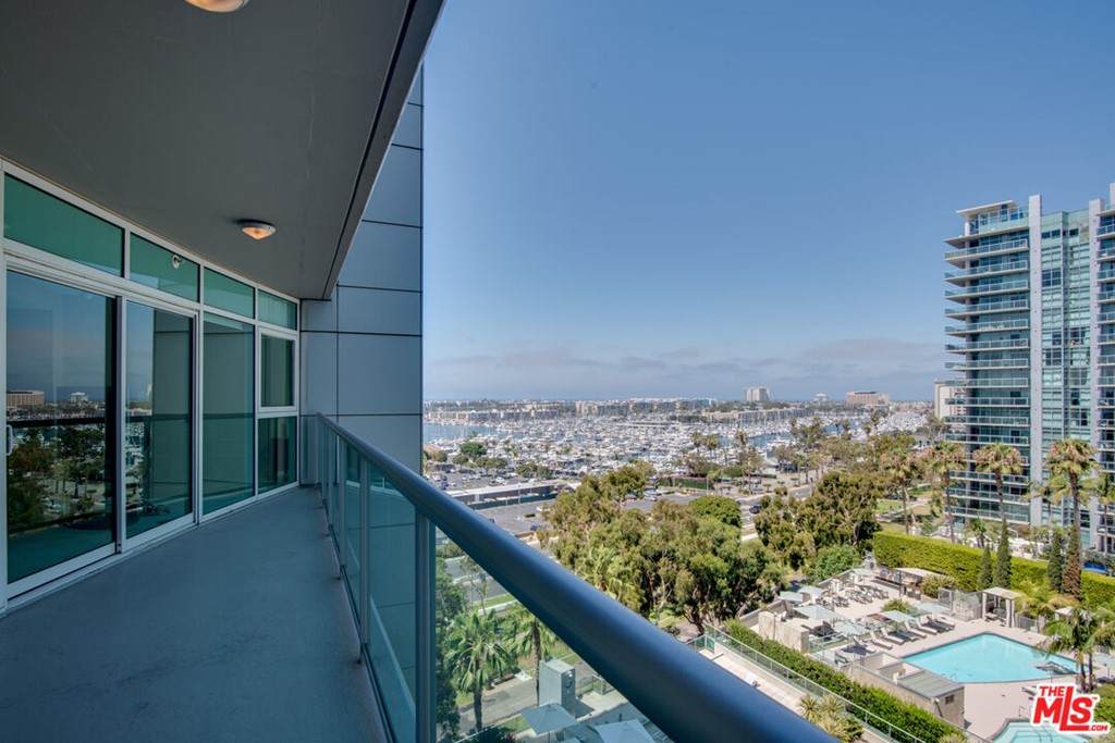 13600 Marina Pointe Drive - Photo 1