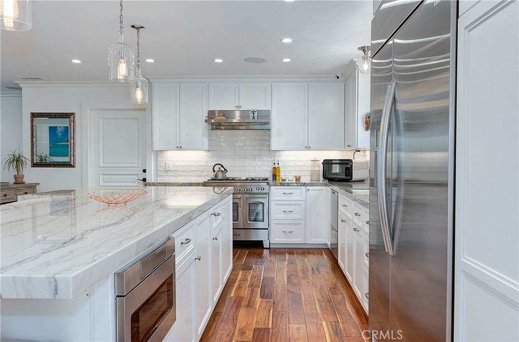 219 Albert Place - Photo 1