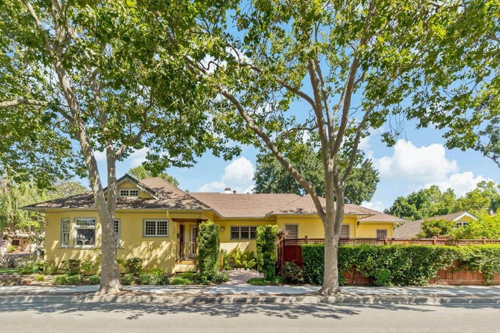 196 14th Street - Photo 1