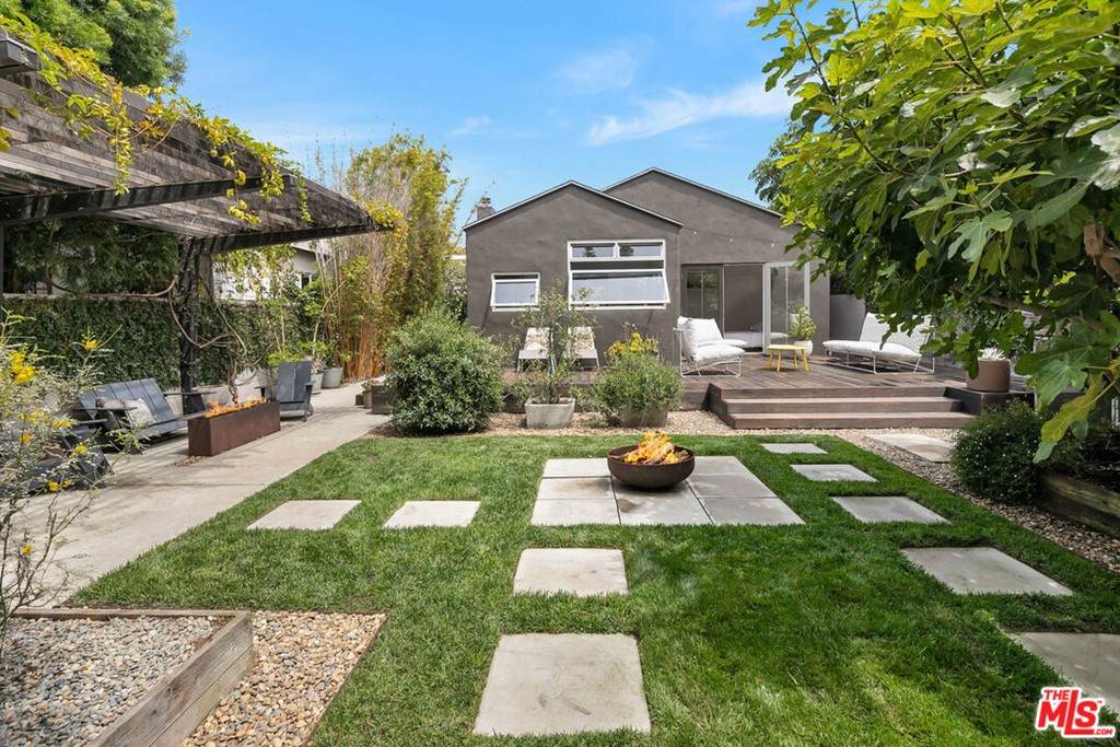 1724 Washington Way - Photo 1