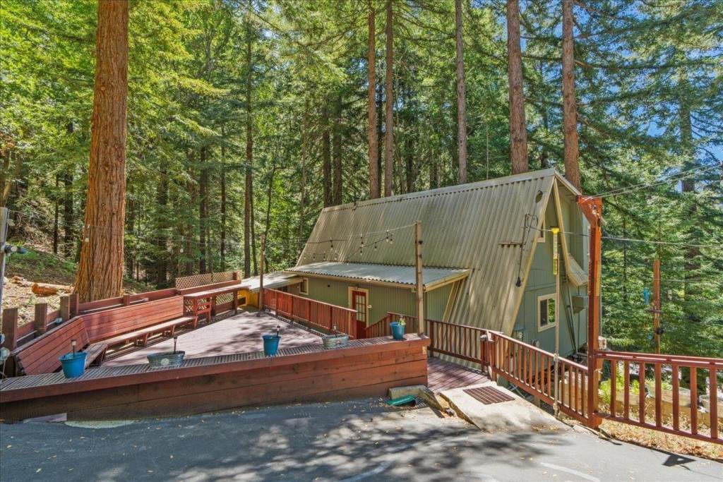 23389 Glenwood Drive - Photo 1