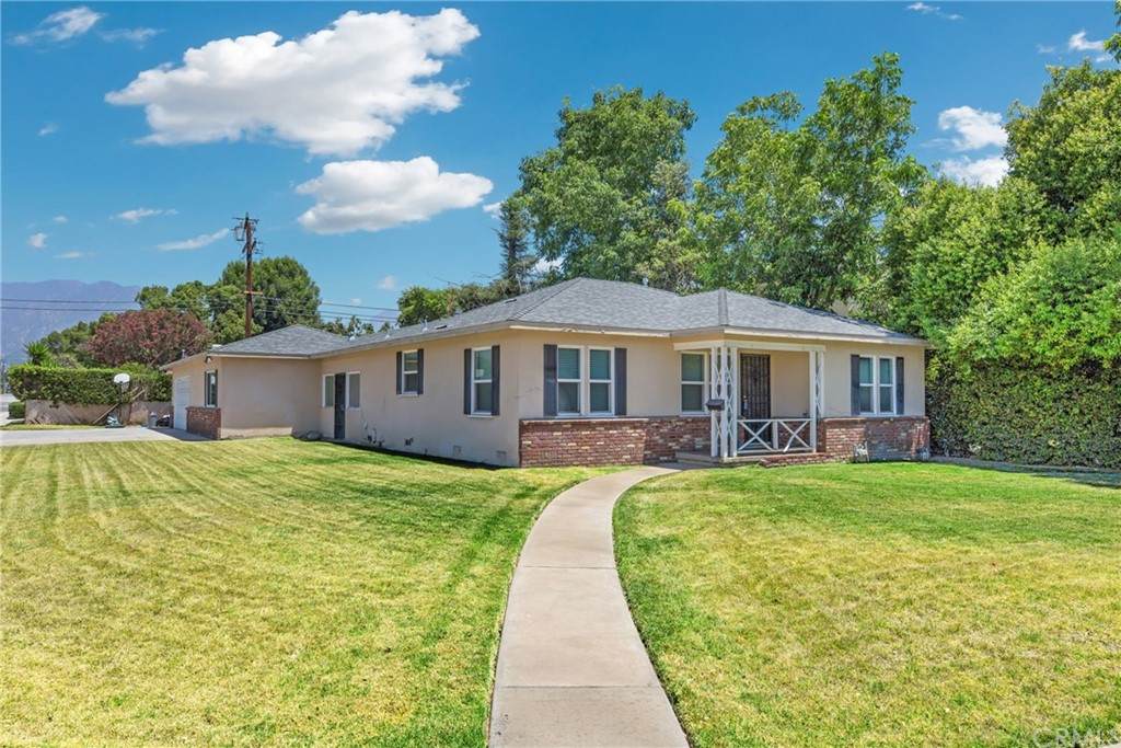 185 Naomi Avenue - Photo 1