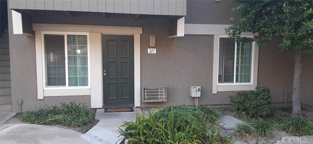 327 Streamwood - Photo 1