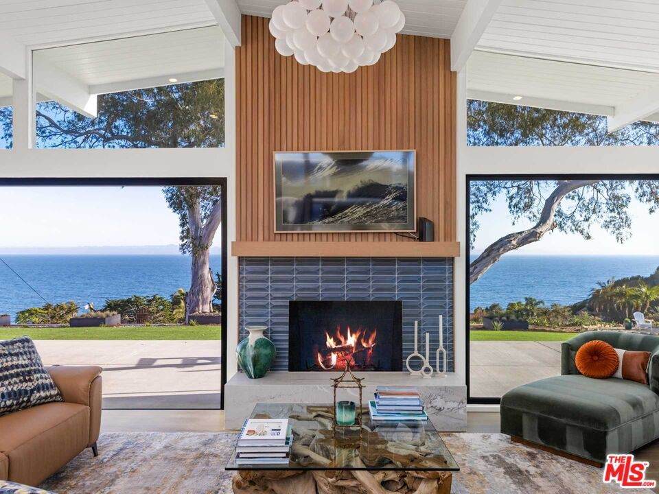 3070 Sea Cliff - Photo 1