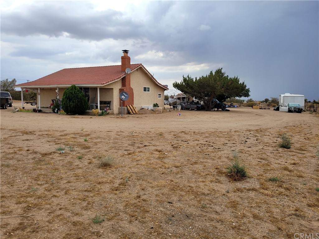 9760 Phelan Road - Photo 1