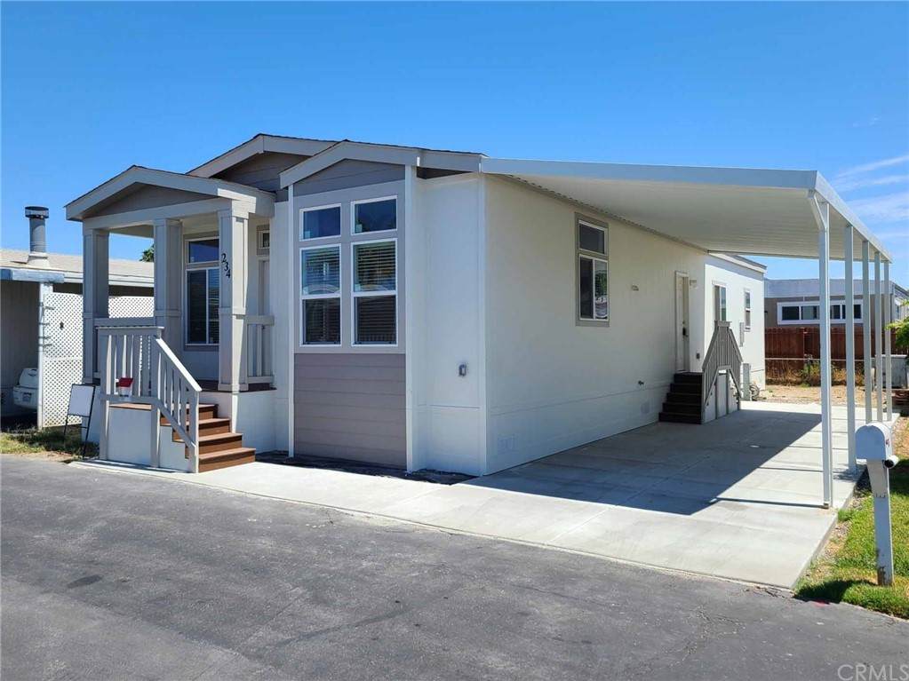 9080 Bloomfield Avenue - Photo 1