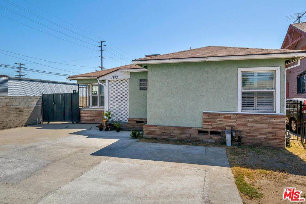 1612 3rd Avenue - Photo 1