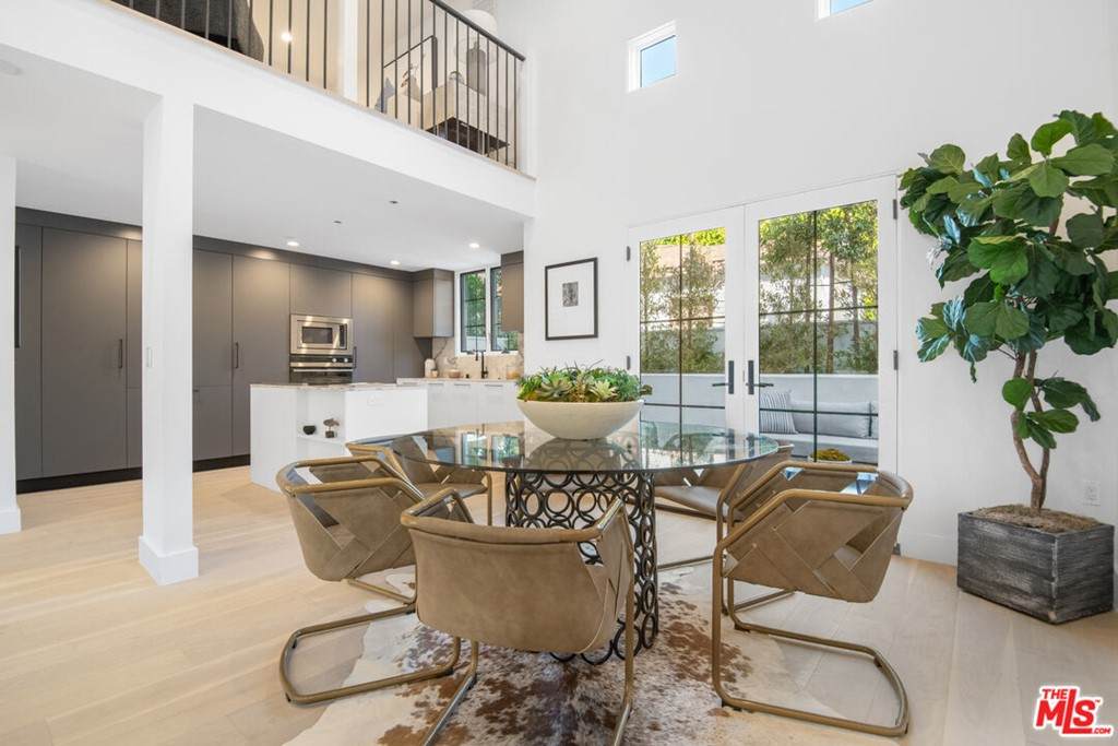 1025 Euclid Street - Photo 1