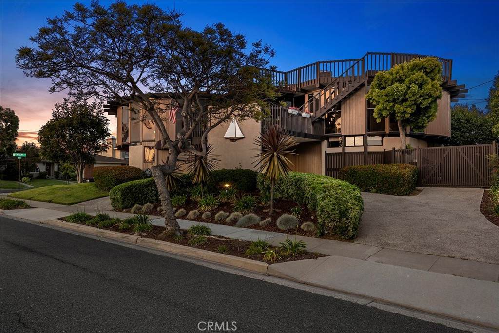1600 Catalina Avenue - Photo 1