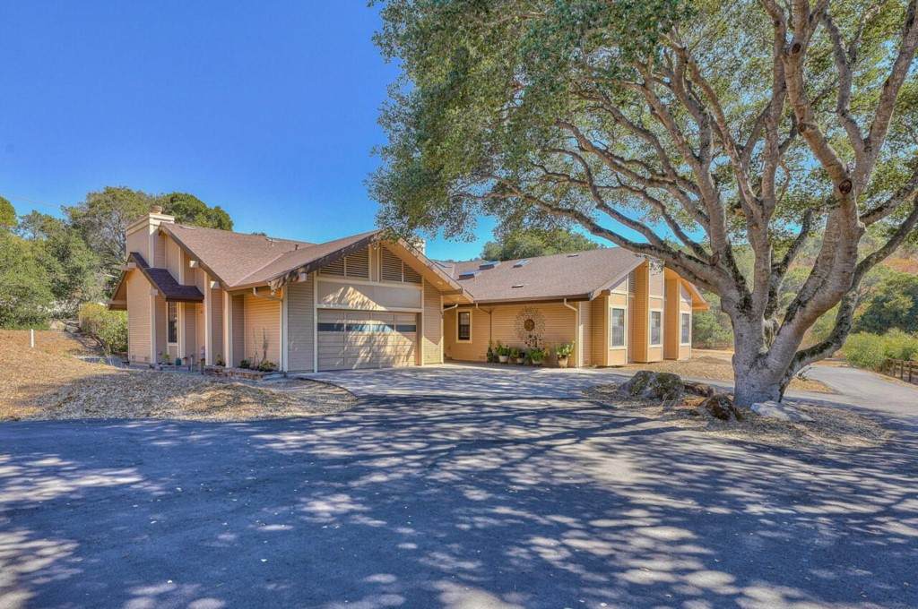 68 San Benancio Road - Photo 1