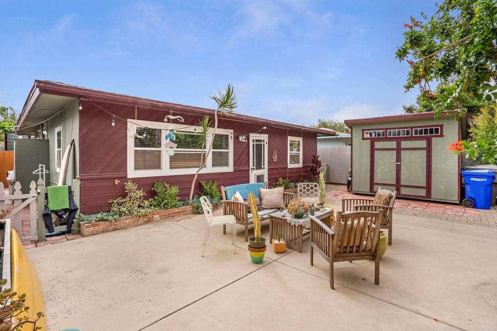 476 La Veta Avenue - Photo 1
