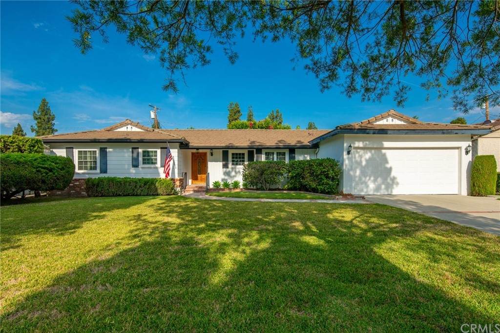 1811 Louise Avenue - Photo 1