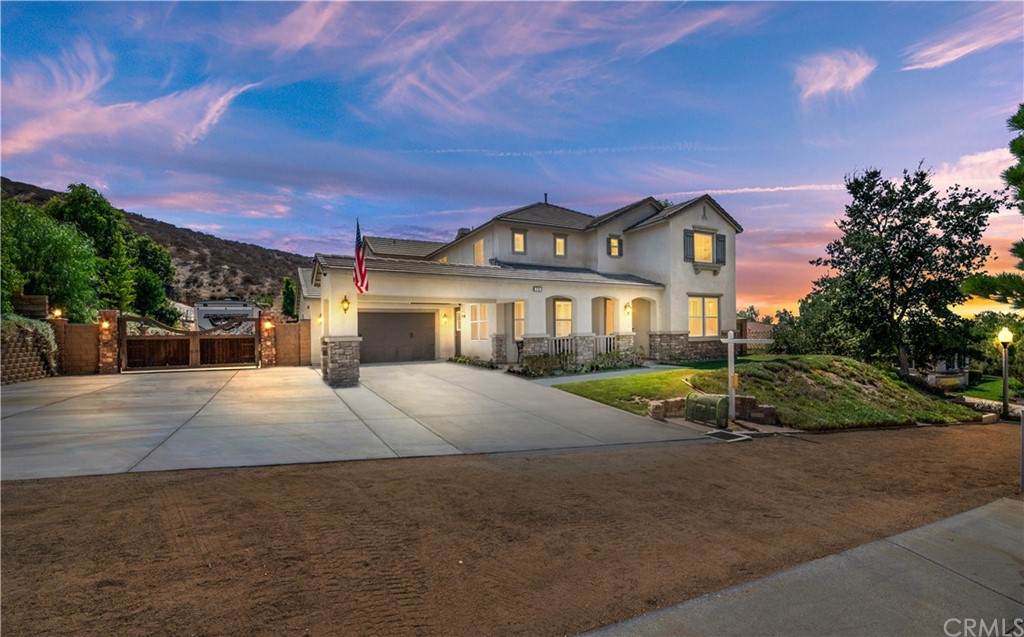 2742 Vandermolen Drive - Photo 1
