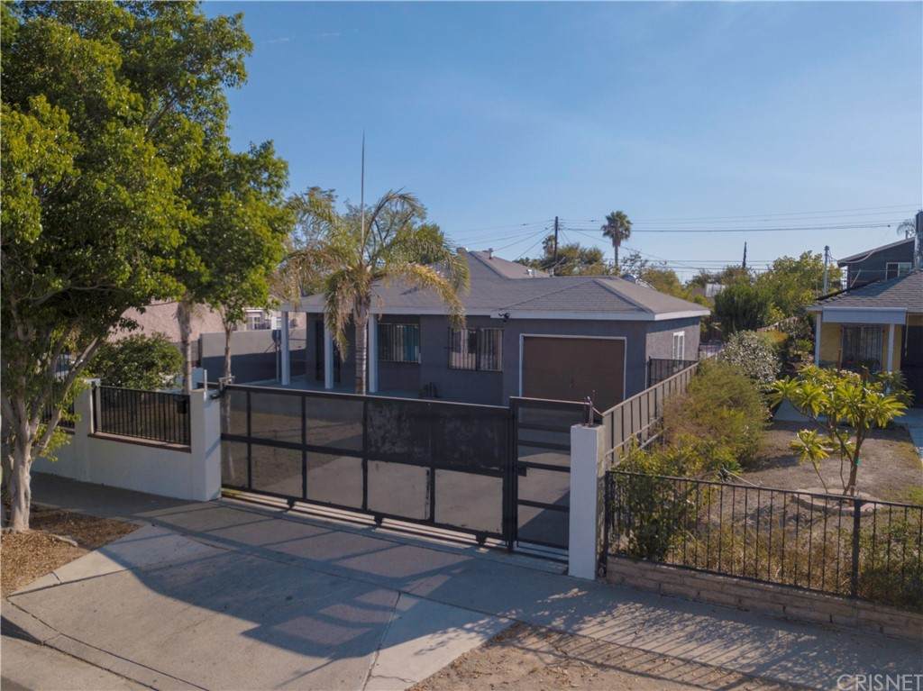 9707 Amboy Avenue - Photo 1