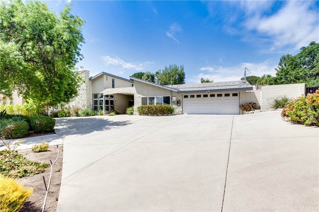 17444 Mayflower Drive - Photo 1
