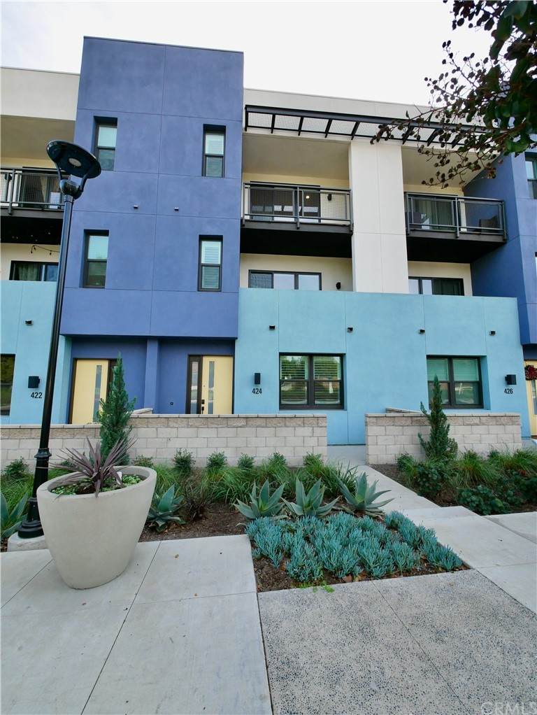 424 Central Avenue - Photo 1