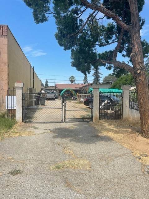 625 Chestnut Avenue - Photo 1