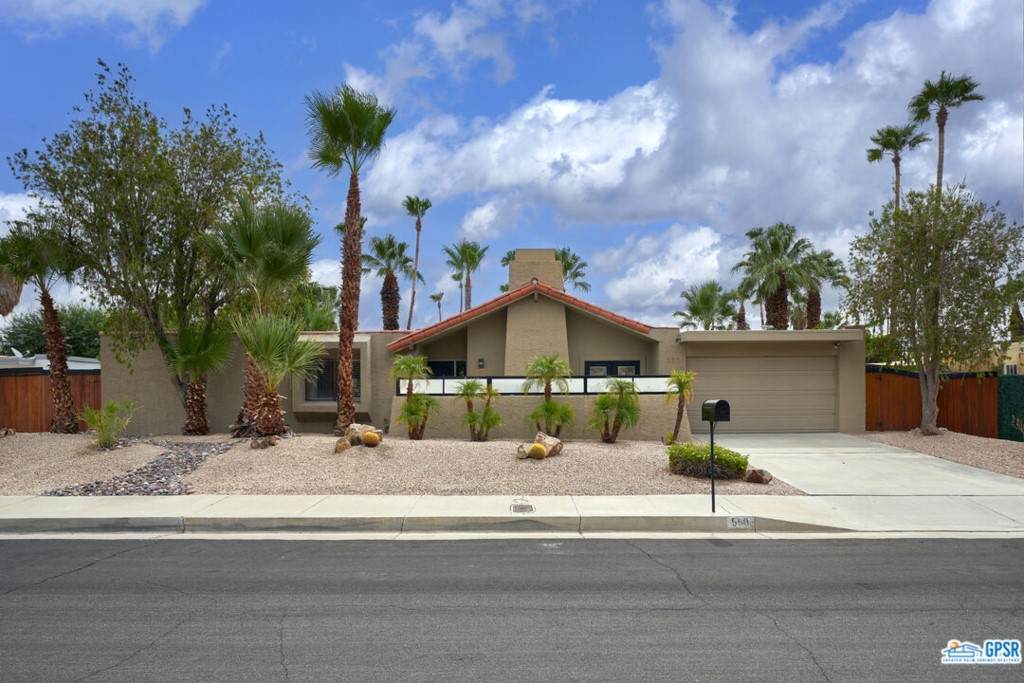 550 Burton Way - Photo 1