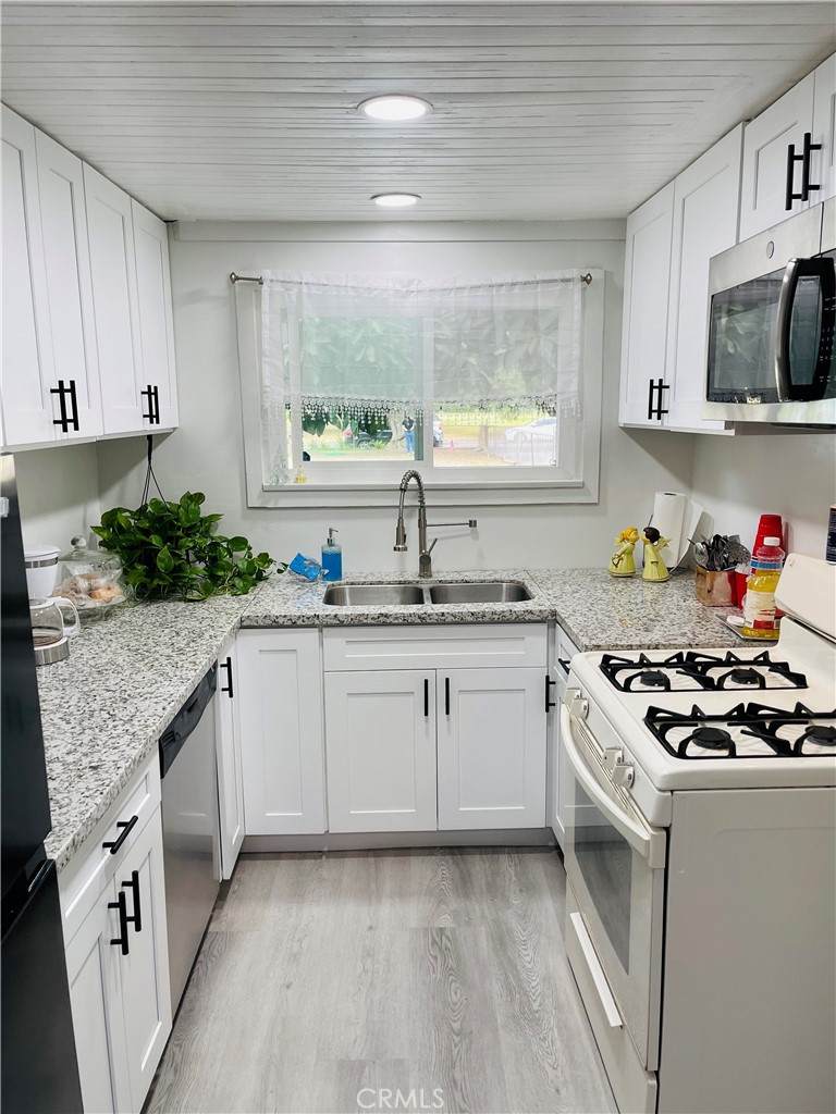845 Garner Avenue - Photo 1