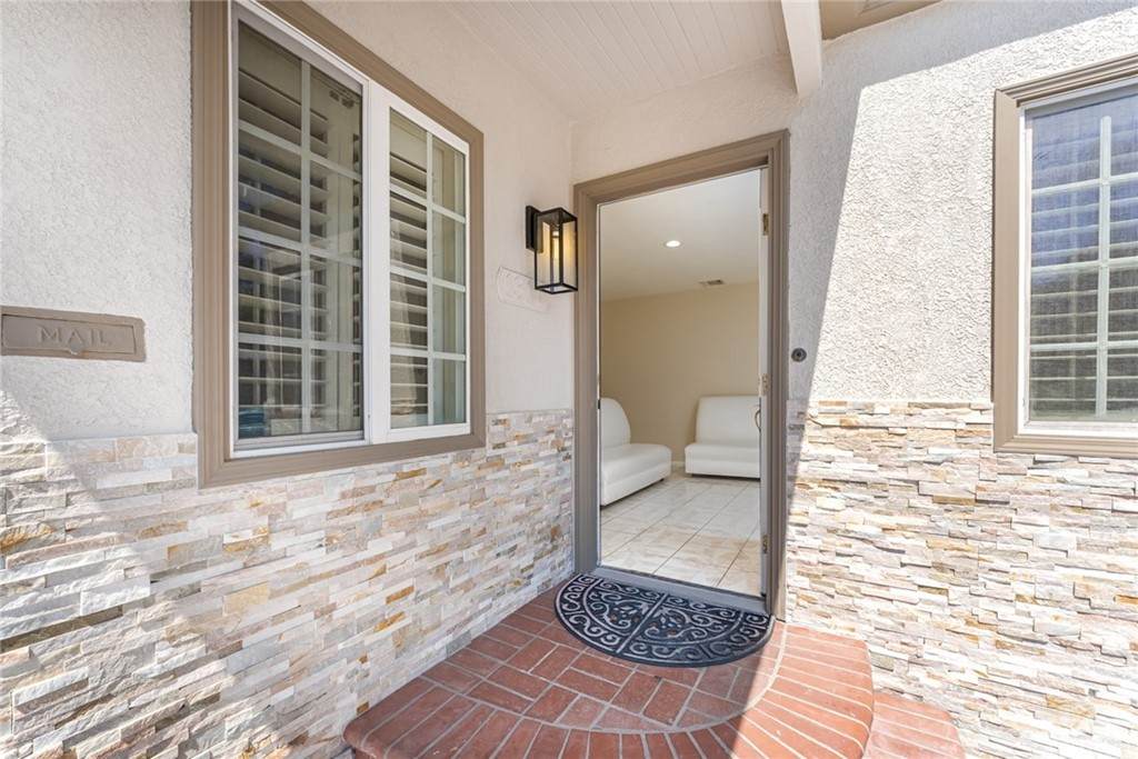 1317 Kenwood Street - Photo 1