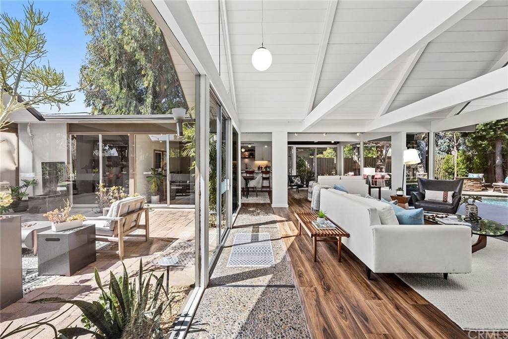 5101 Elsinore Avenue - Photo 1
