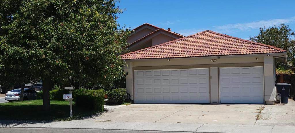 120 Club House Way - Photo 1