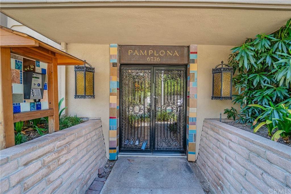 6736 Hillpark Drive - Photo 1