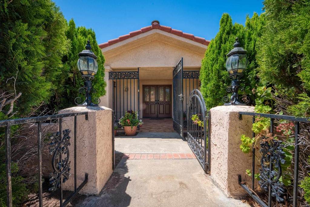 3228 Sol Vista - Photo 1