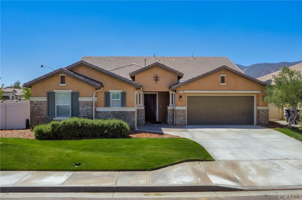 916 Laura Lane - Photo 1