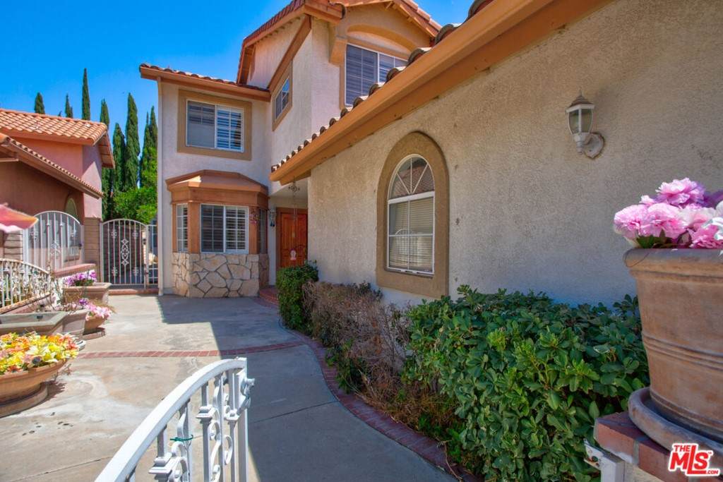 12022 Falcon Crest Way - Photo 1