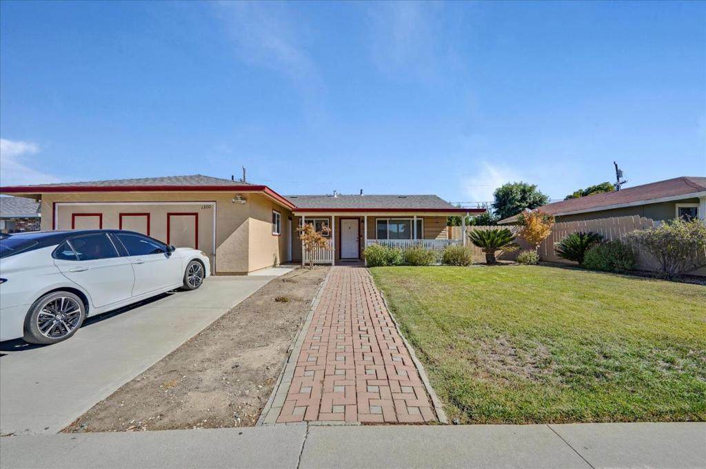 1300 Mesa Drive - Photo 1