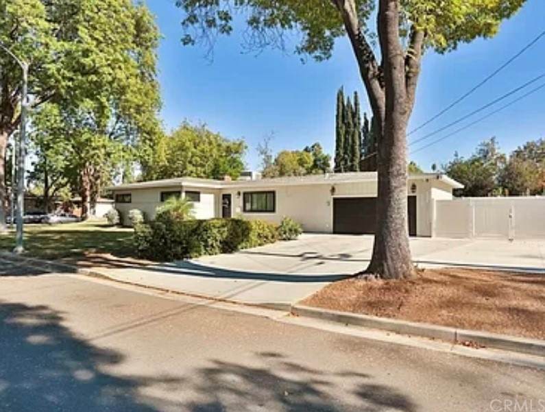 7272 Mount Vernon Street - Photo 1
