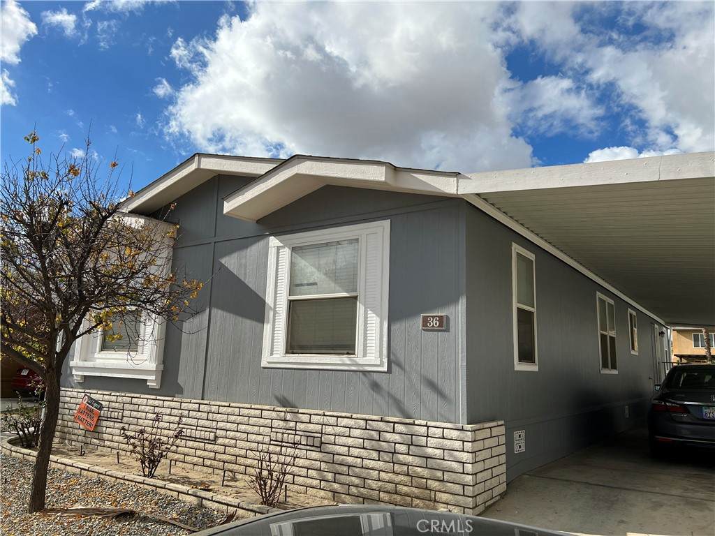 913 Grand Avenue - Photo 1