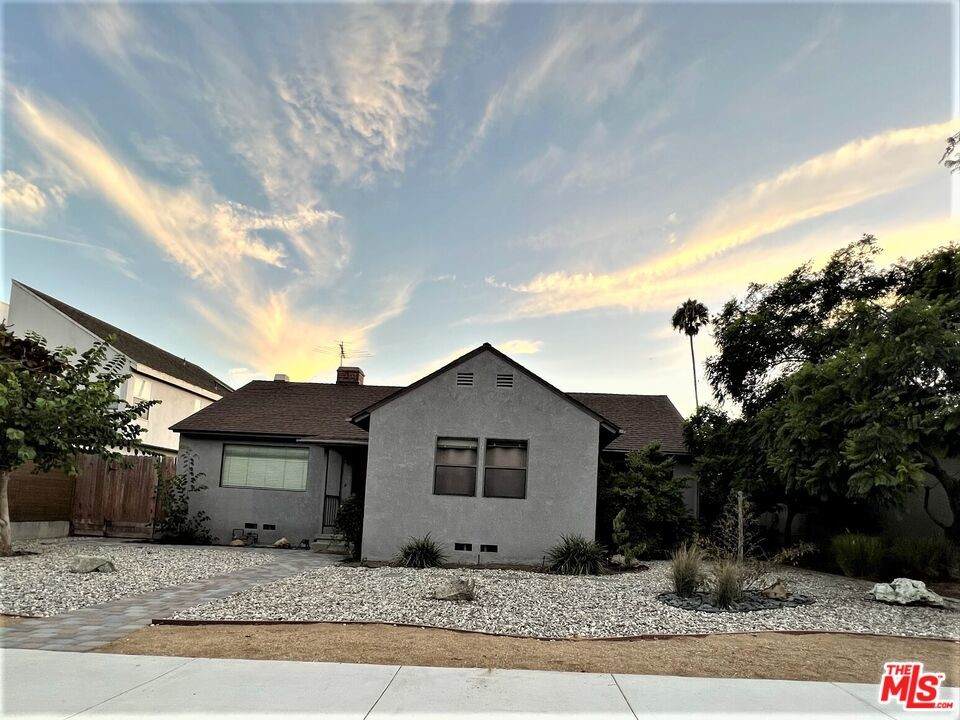 2707 Overland Avenue - Photo 1